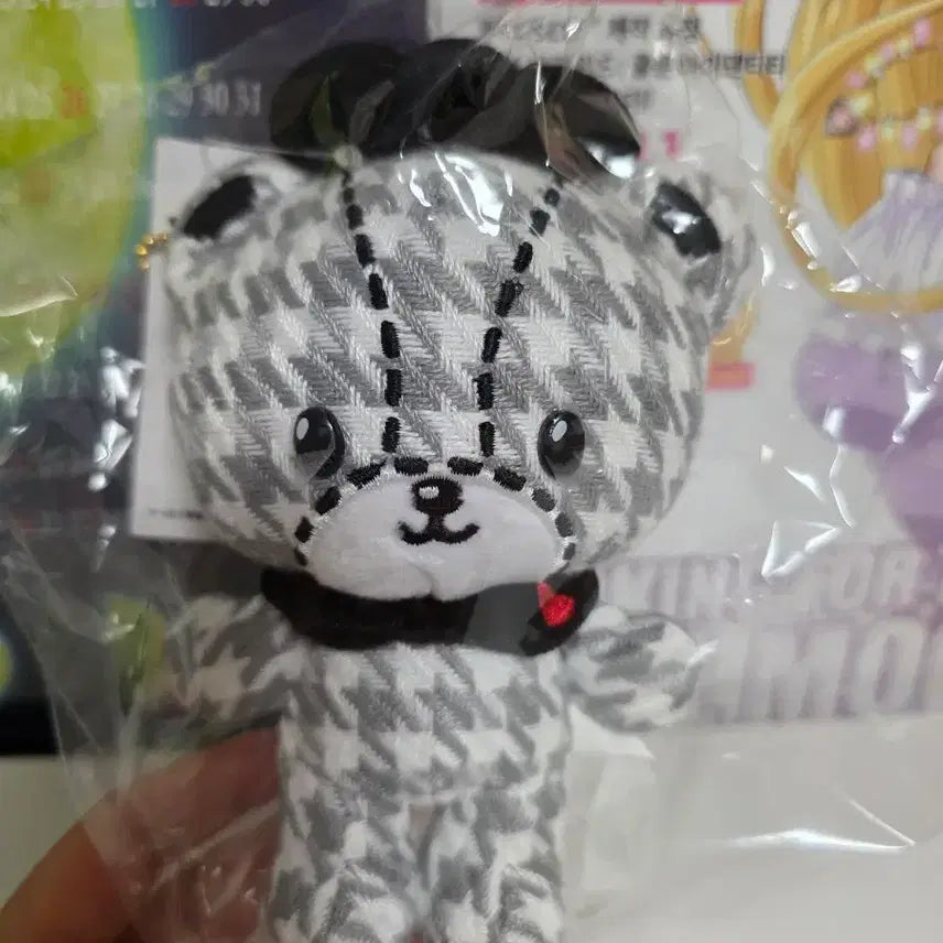 [BUNJANG] Sanrio Monokuro Monotone Tiny Charm Mascot Plush / [산리오] 모노쿠로 모노톤 타이니참 마스코트 인형