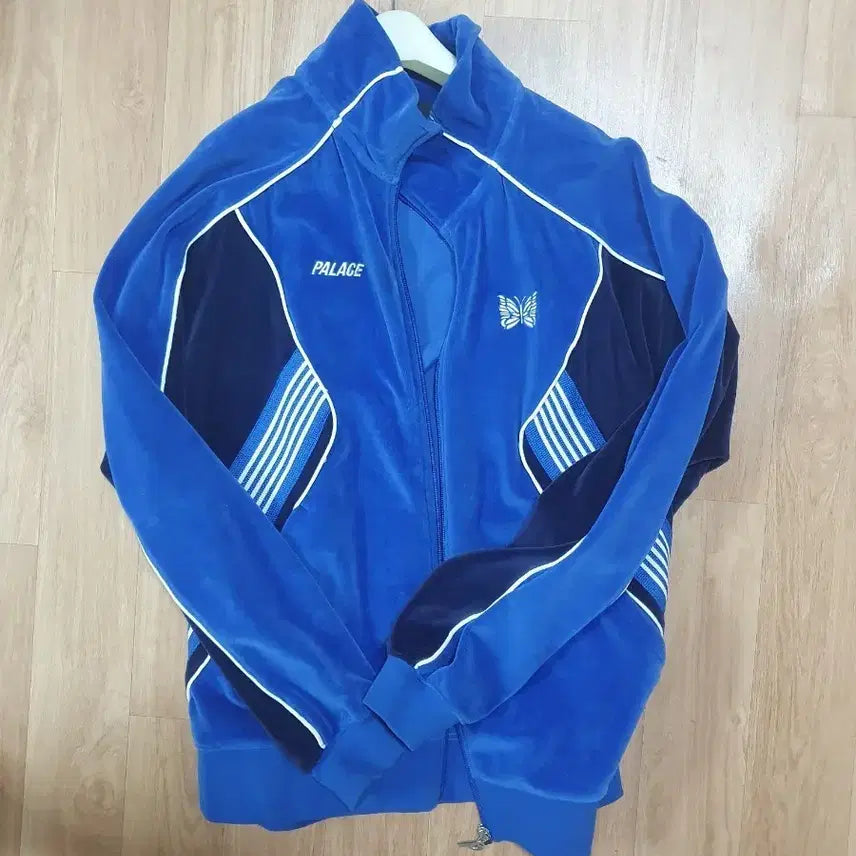 [BUNJANG] Palace x Needles Track Velour Zip-Up Jacket (L) / (L)팔라스 니들스 트랙 벨벳 집업 자켓