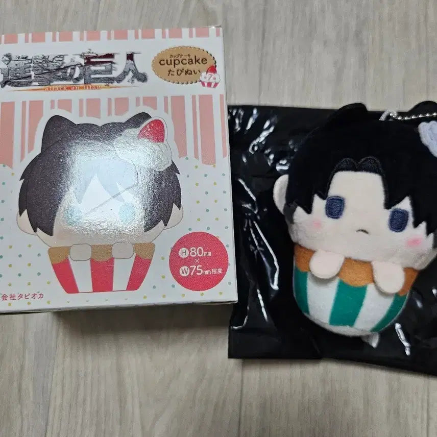 [BUNJANG] Attack on Titan Levi Cupcake Tapinui / 진격의거인 리바이 컵케이크 타피누이 양도