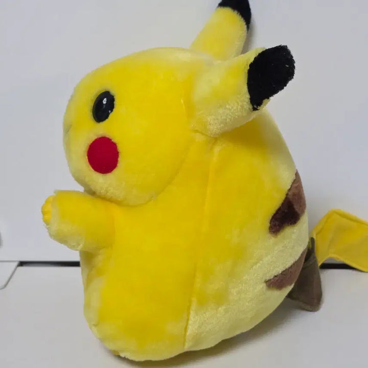 [BUNJANG] Vintage "Dung-Kachu" Pikachu Plush Doll / 고전 피카츄 인형 뚱카츄 포켓몬 빈티지 인형