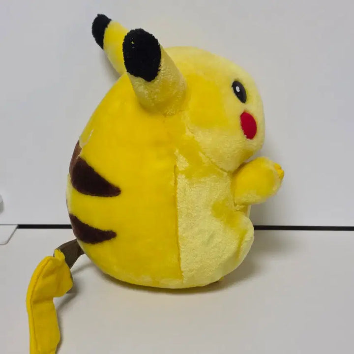 [BUNJANG] Vintage "Dung-Kachu" Pikachu Plush Doll / 고전 피카츄 인형 뚱카츄 포켓몬 빈티지 인형