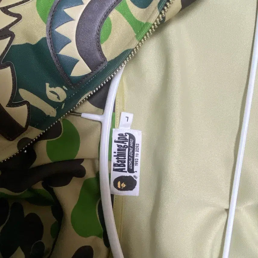 [BUNJANG] BAPE ABC Camo Shark Full Zip Hoodie Green L / 베이프 ABC 카모 샤크 후드 집업 그린 L