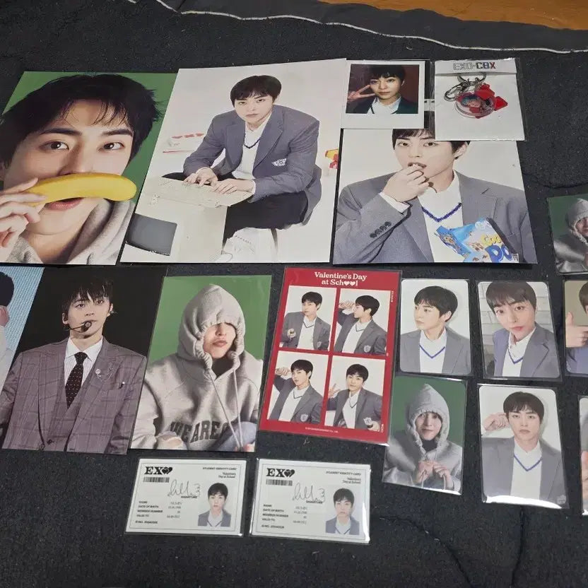 [BUNJANG] EXO Xiumin Photocard, Goods, and CBX Selfie Book Bundle / EXO 시우민 포토카드 + 시우민 굿즈 + 첸백시 셀피북