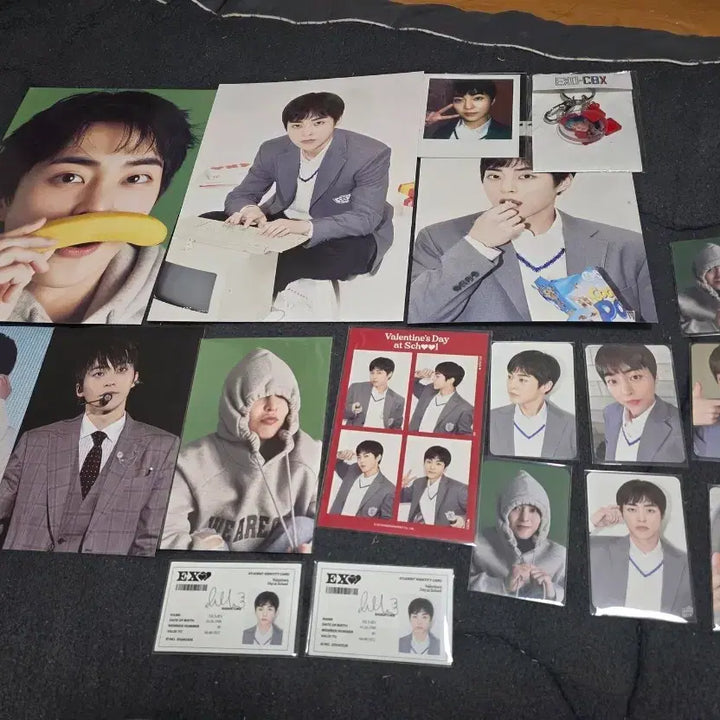 [BUNJANG] EXO Xiumin Photocard, Goods, and CBX Selfie Book Bundle / EXO 시우민 포토카드 + 시우민 굿즈 + 첸백시 셀피북