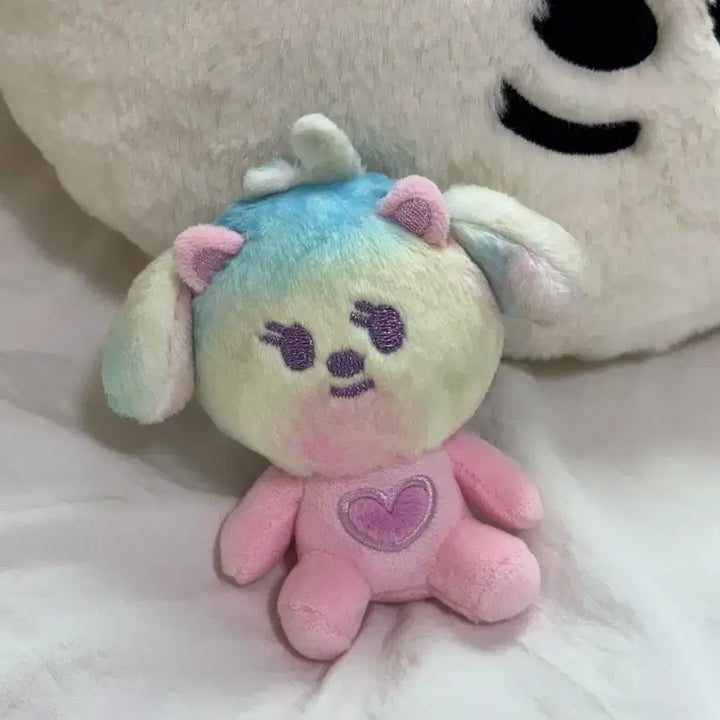 [BUNJANG] TXT (TOMORROW X TOGETHER) Horns Bat Bangtan Sanctuary Rainbow Bamgeut Doll Keychain / TXT) 투바투 뿔바투 생츄어리 레인보우 밤긋 인형 키링 판매 교환