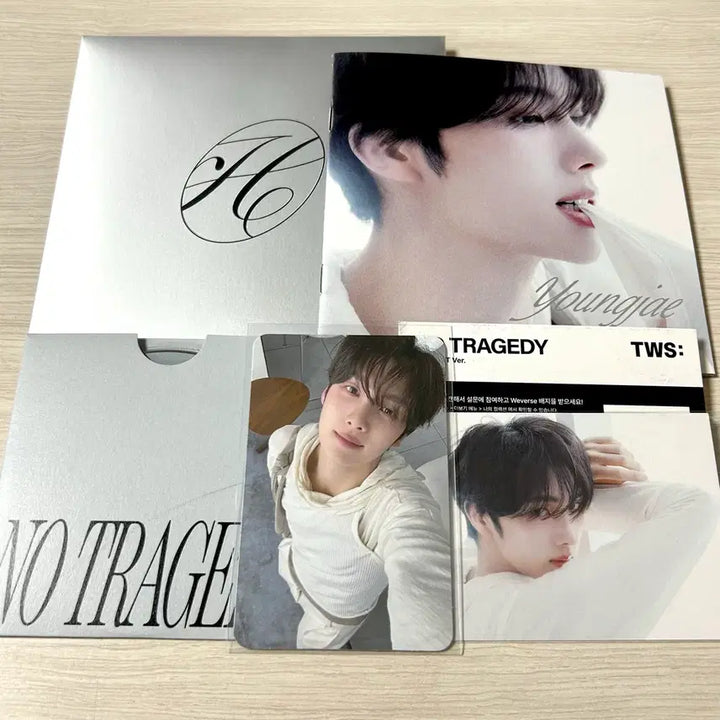 [BUNJANG] TWS Compact Hush Version Album Youngjae Photocard Set No Tragedy / 투어스 컴팩트 hush 버전 앨범 영재 포카 세트 no tragedy