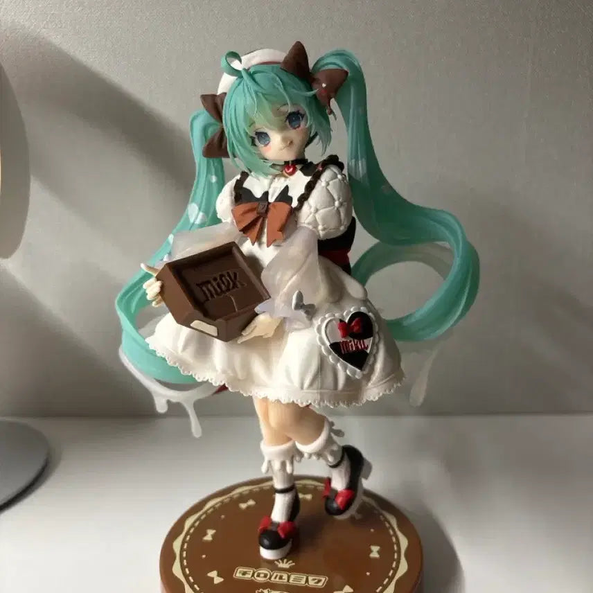 [BUNJANG] Hatsune Miku Chocolate Figure / 하츠네 미쿠 상품 피규어 티롤 초콜릿 우유 판매해요!