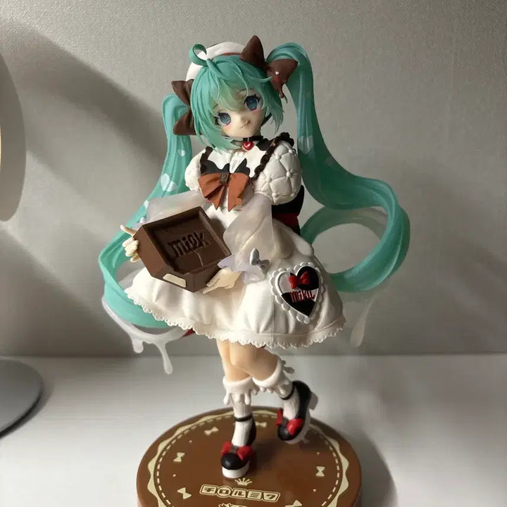 [BUNJANG] Hatsune Miku Chocolate Figure / 하츠네 미쿠 상품 피규어 티롤 초콜릿 우유 판매해요!