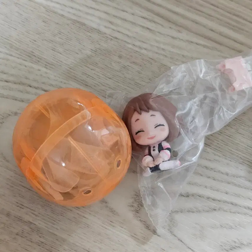 [BUNJANG] My Hero Academia Ochaco Uraraka Gacha Figure (Sealed) / 히로아카 나히아 가챠 우라라카 오차코 팝니다(미개봉)