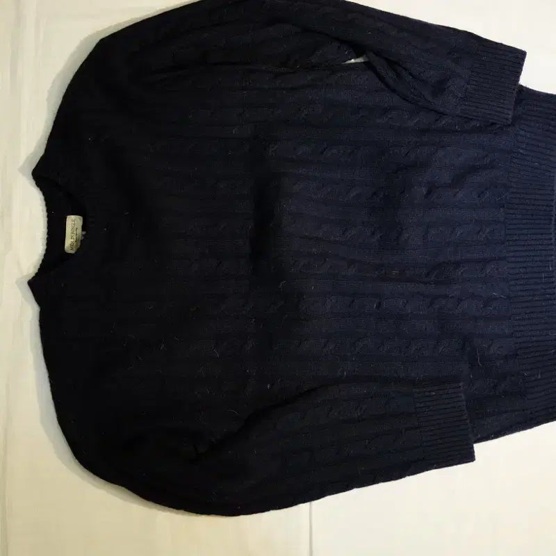 [BUNJANG] Man in Jungle Cable Knit Sweater / 맨인정글 니트