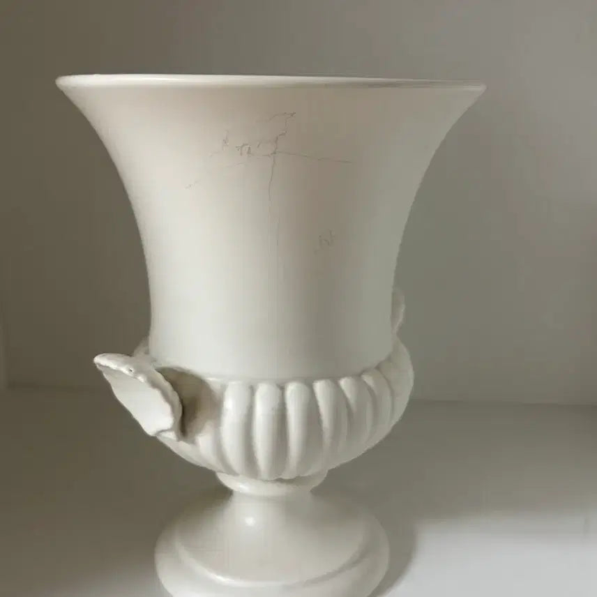 [BUNJANG] Vintage Wedgwood Shell Handle Vase / 빈티지 웨지우드 쉘 핸들 화병 베이스