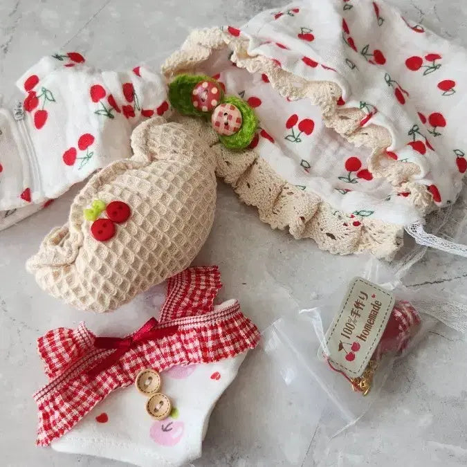 [BUNJANG] 20cm Puppy Closet Cherry Outfit Set Unused Plush Doll Clothing / 무속성 인형옷 20cm 퍼피옷장 체리 의상 세트 미사용 솜인형 20깅