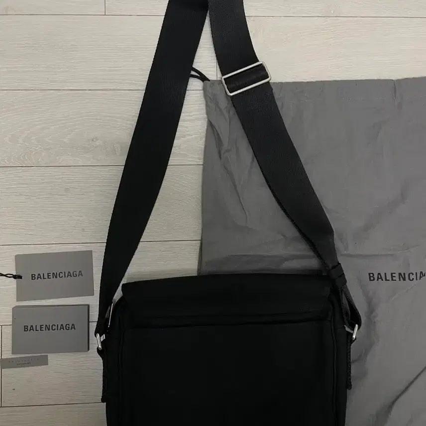 [BUNJANG] Balenciaga Crossbody Messenger Bag Black / 발렌시아가 (BALENCIAGA) 크로스백&amp;메신저백 블랙