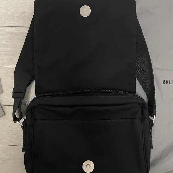 [BUNJANG] Balenciaga Crossbody Messenger Bag Black / 발렌시아가 (BALENCIAGA) 크로스백&amp;메신저백 블랙