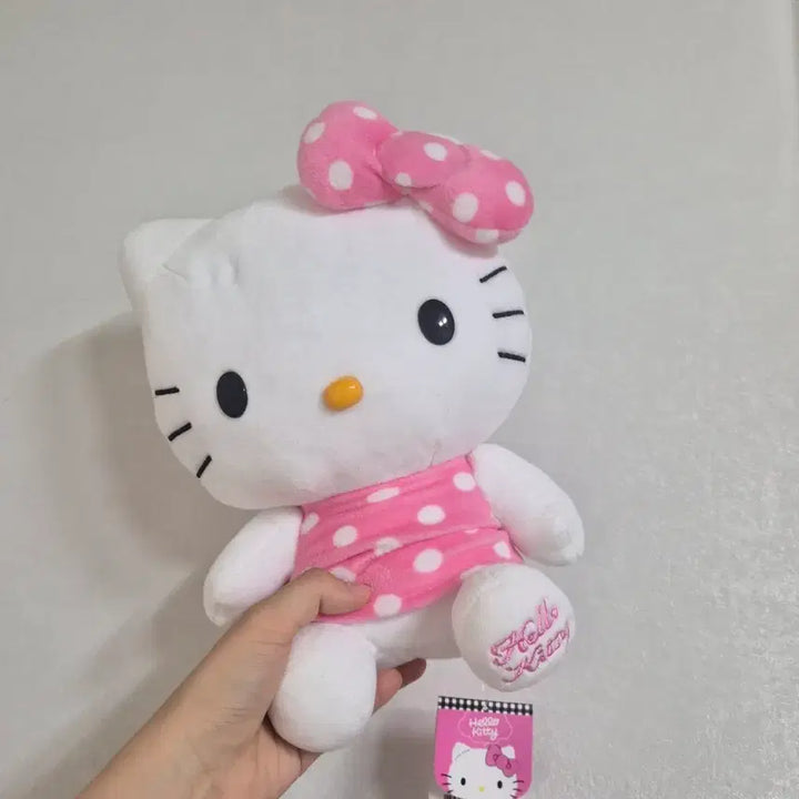 [BUNJANG] Hello Kitty Medium Plush Doll / 헬로키티 중형 인형