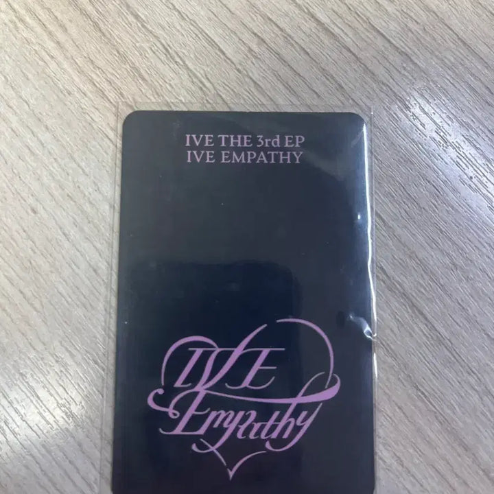 [BUNJANG] IVE Jang Wonyoung EMpathy Photocard / 장원영 엠파시 포카 팔아요