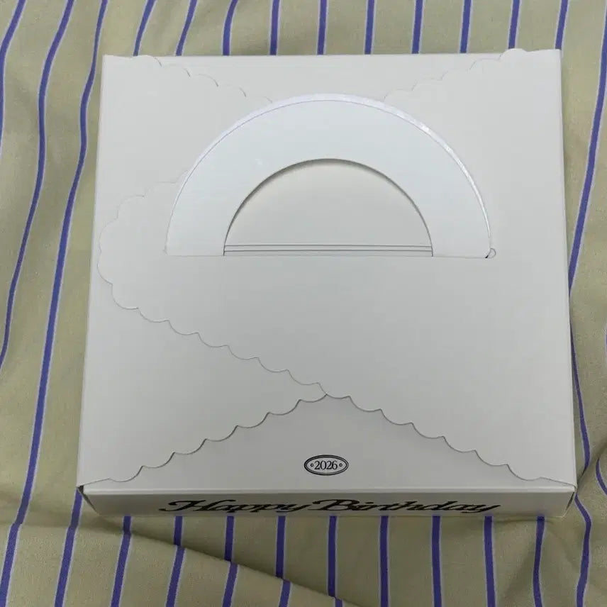 [BUNJANG] NCT WISH Yushi Birthday MD Cake Box (Sealed) / [미개봉]엔시티 위시 유우시 생일 md 케이크 박스
