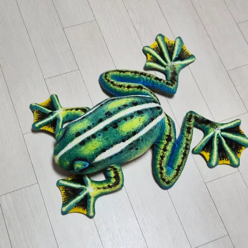 [BUNJANG] Hyperrealistic Frog Plush Toy / 극사실주의 개구리 인형 봉제인형