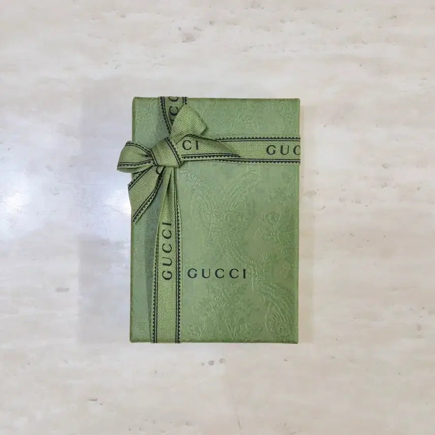 [BUNJANG] Gucci Full Set - Box, Shopping Bag, Ribbon, Booklet / [정품]구찌 박스+쇼핑백+리본+북렛 풀구성품,구찌 쇼핑백,구찌 지갑,구찌