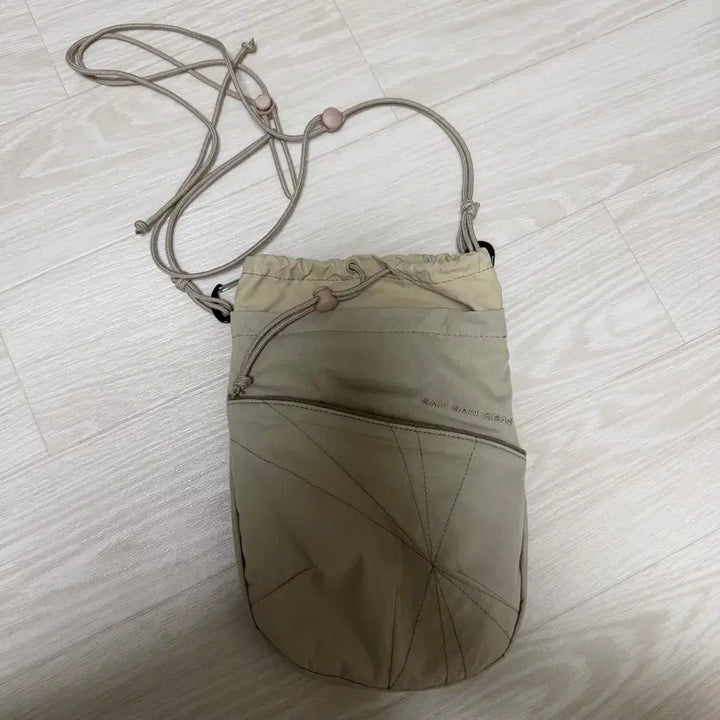 [BUNJANG] Sansan Gear Buried Crossbody Bag Beige / 산산기어 베리드 크로스백 베이지