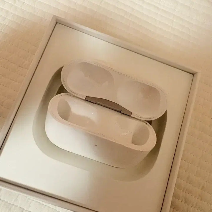 [BUNJANG] AirPods Pro 2 (USB-C) Main Body / 에어팟 프로2 본체c타입
