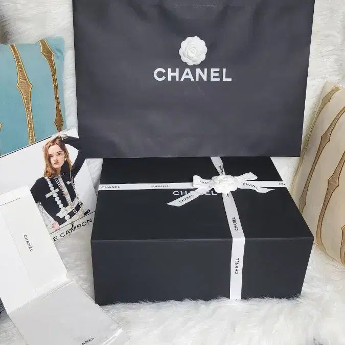 [BUNJANG] Chanel 25 Bag Accessories Set: Magnetic Box, Shopping Bag, Camellia Ribbon / 1-3)샤넬25백 자석박스쇼핑백속지 까멜리아리본 셋트
