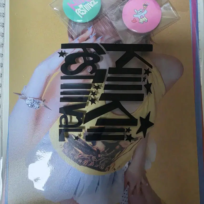[BUNJANG] Kiiikiii Fancon Ticket Zone Gift Membership Photocard / 키키 팬콘서트 티키존 기프트 kiiikiii 멤버십
