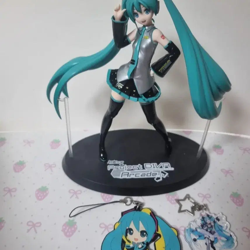 [BUNJANG] Hatsune Miku Project DIVA Figure, Rubber Strap, Acrylic Keyring Bundle Set / 하츠네미쿠 프로젝트 디바 피규어 러버스트랩 아크릴키링 일괄
