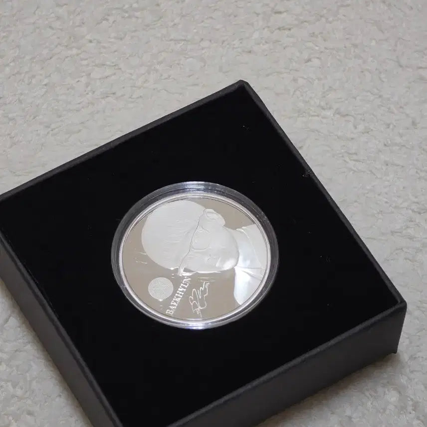 [BUNJANG] EXO Quadruple Million Seller Commemorative Silver Coin Baekhyun / EXO 쿼드러플 밀리언셀러 기념 은화 백현