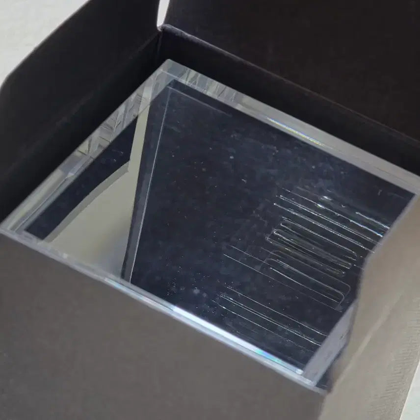 [BUNJANG] EXO Quadruple Million Seller Commemorative Silver Coin Baekhyun / EXO 쿼드러플 밀리언셀러 기념 은화 백현
