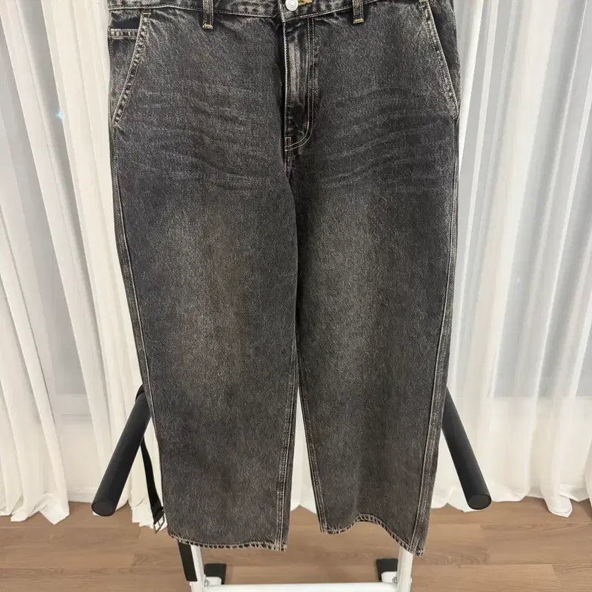 [BUNJANG] Giordano Black Denim Jeans Size 32 New / 지오다노 흑청 데님 청바지 32사이즈 새제품 팝니다