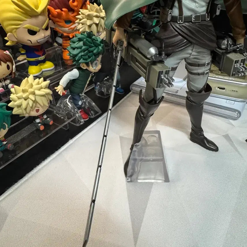 [BUNJANG] Attack on Titan Levi B Prize Figure + D Prize Acrylic / 진격거 이치방쿠지 리바이B상 피규어+D상 아크릴