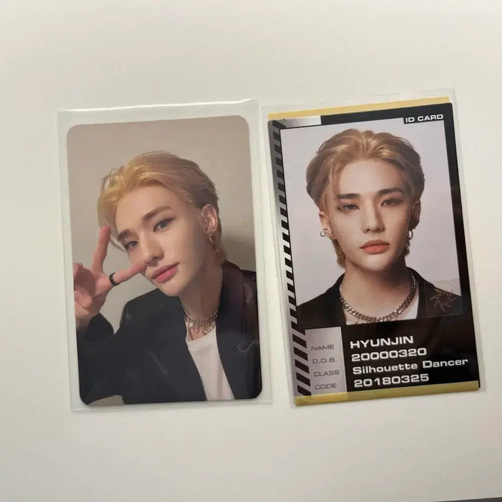 [BUNJANG] Stray Kids Hyunjin Oddinary Album Photocard + ID Card / 스키즈 스트레이키즈 현진 오디너리 앨범 포카 + 아이디ID카드