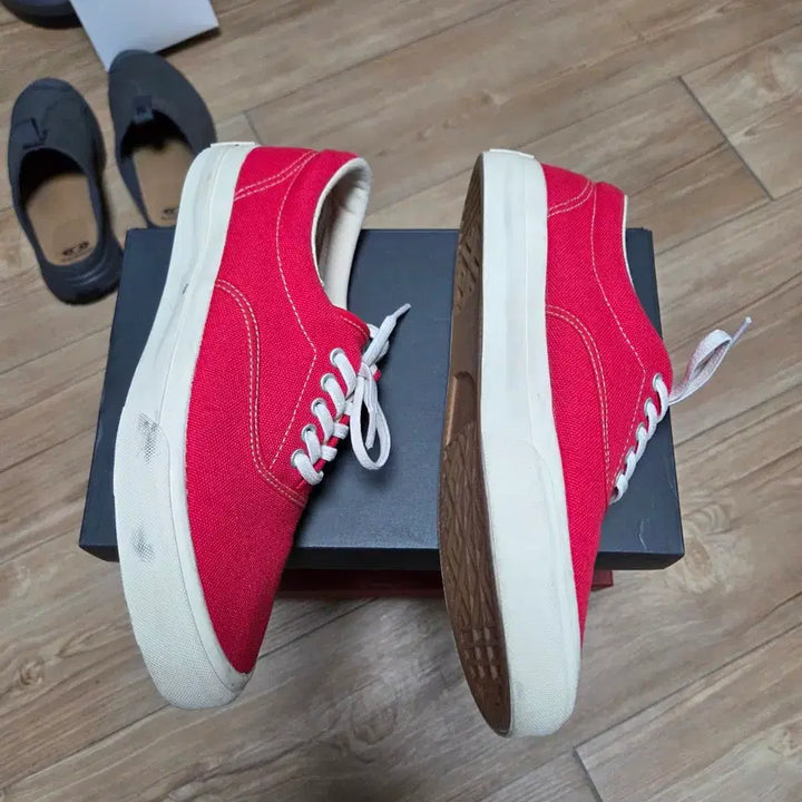 [BUNJANG] Catchball Original Plus Holiday Red Sneakers Size 260 / 260 캐치볼 오리지날 플러스 홀리데이 레드 / 스니커즈 단화 오솔라이트