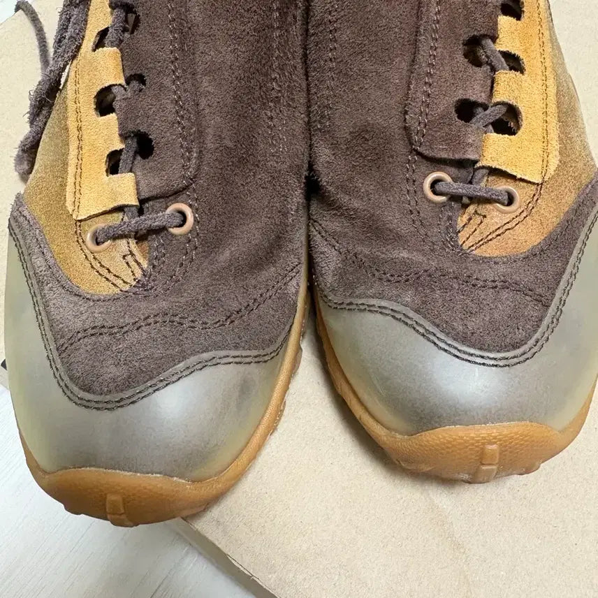 [BUNJANG] Our Legacy Camber Autumn Oak Suede Sneakers / 아워레가시 가베 어텀 오크 스웨이드 스니커즈 43
