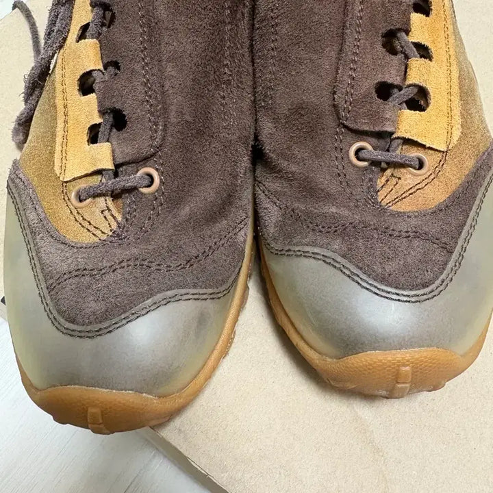 [BUNJANG] Our Legacy Camber Autumn Oak Suede Sneakers / 아워레가시 가베 어텀 오크 스웨이드 스니커즈 43