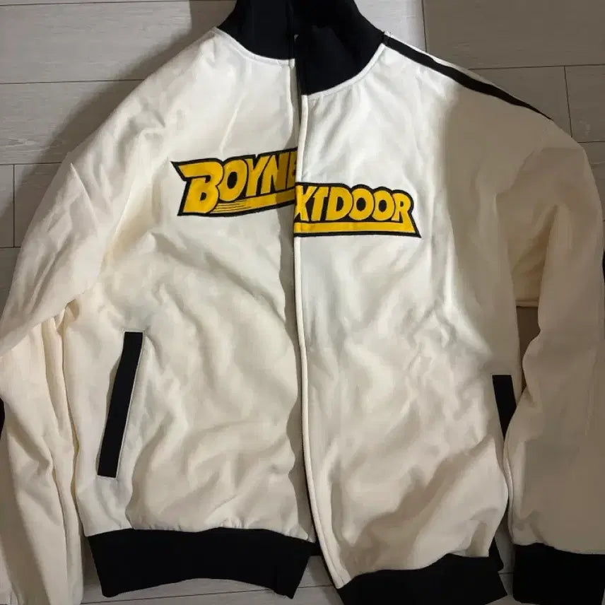 [BUNJANG] BOYNEXTDOOR WEGO Collaboration Hoodie Zip-up (Ivory) / 보넥도 WEGO 후드집업