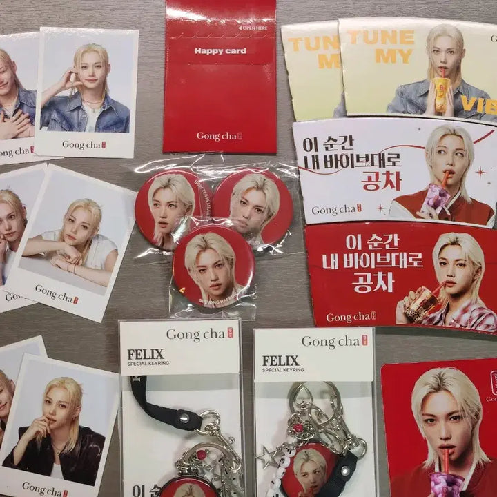 [BUNJANG] Stray Kids Felix Gong Cha Merch Bundle Set / 스트레이키즈 필릭스 공차 굿즈 해피카드 뱃지 키링 코스터 컵홀더 용복이