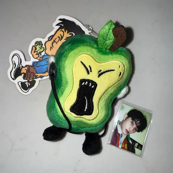 [BUNJANG] Mark Doll Makfrika Photocard Badge Set / 마크 인형 맠프리카 증사 뱃지 양도