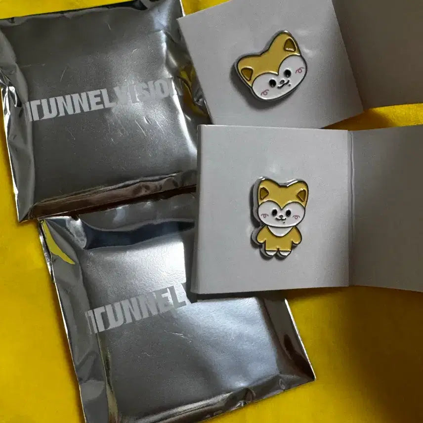 [BUNJANG] ITZY Chaeryeong Ryewoo Japan Tunnel Vision Concert Badge / ITZY 있지 채령 려우 일본 터널비전 콘서트 뱃지 양도