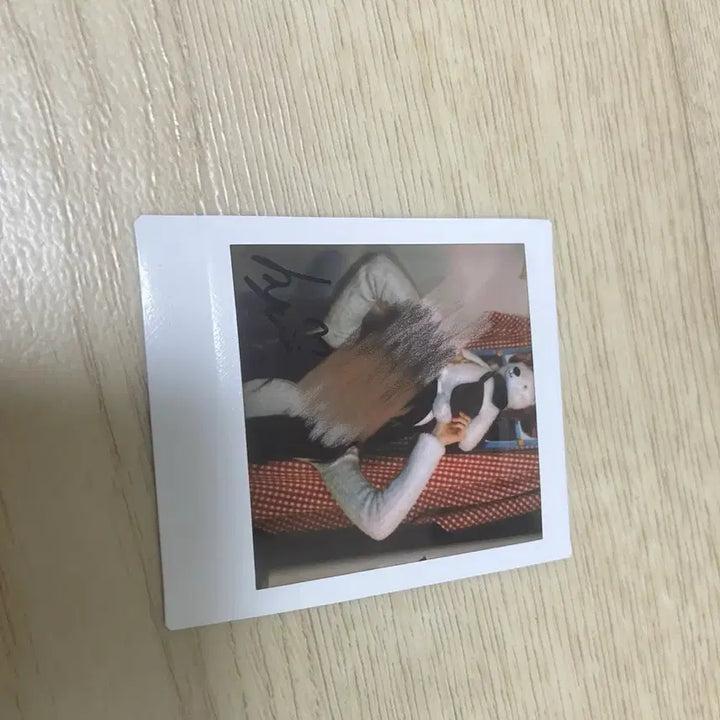 [BUNJANG] IZ*ONE Kang Hyewon Autographed Polaroid / 아이즈원 배우 강혜원 싸인 폴라로이드 팝니다