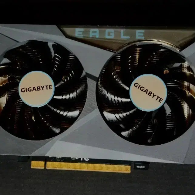 [BUNJANG] GIGABYTE Eagle RX 6500 XT Graphics Card / GIGABYTE 이글 RX6500XT