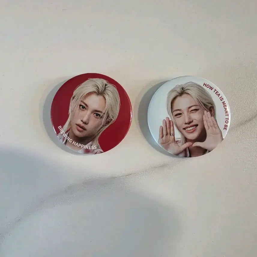 [BUNJANG] Stray Kids Felix Gong Cha Photocard Set (6 types) + Coaster Set (2 types) + Cup Holder + Badge Set (2 types) / 공차 필릭스 포토카드 6종 + 컵받침2종+ 컵홀더+뱃지 2종