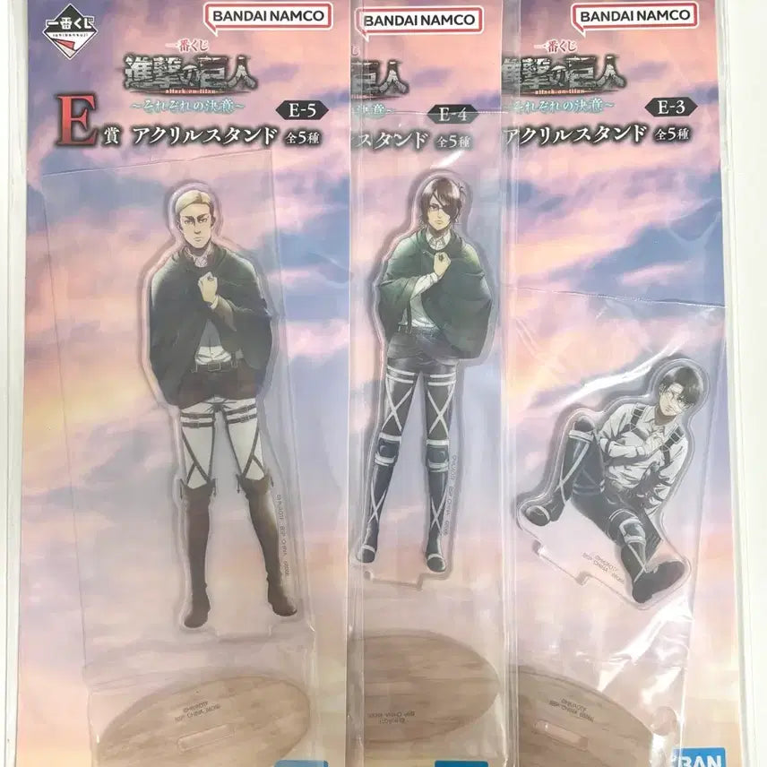 [BUNJANG] Attack on Titan Levi Hanji Erwin Ichiban Kuji E Prize Acrylic Stand / 진격의 거인 리바이 한지 엘빈 제일복권 이치방쿠지 E상 아크릴 스탠드