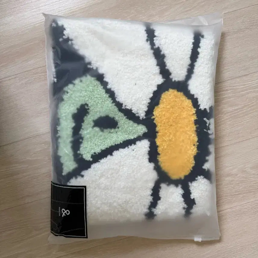 [BUNJANG] G-Dragon Jo &amp; Friends And Rug (Sealed) / 지디 조앤프렌즈 앤 러그(미개봉)