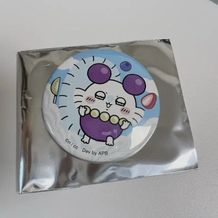 [BUNJANG] Chiikawa Pocket Fruit Can Badge Momonga / 치이카와 포켓 과일 팝업 캔뱃지 모몽가
