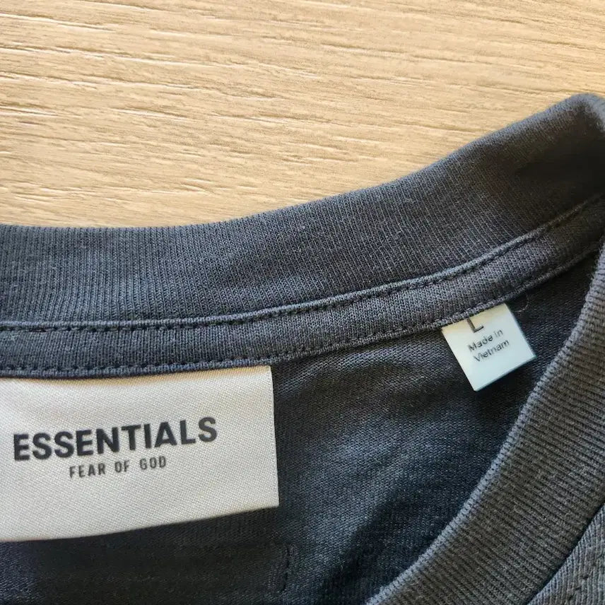 [BUNJANG] Fear of God Essentials Oversized Black T-Shirt / 에센셜 피어오브갓 오버핏 반팔티 L 사이즈..에센셜 블랙 반팔 티셔츠
