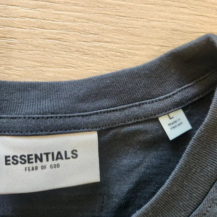 [BUNJANG] Fear of God Essentials Oversized Black T-Shirt / 에센셜 피어오브갓 오버핏 반팔티 L 사이즈..에센셜 블랙 반팔 티셔츠