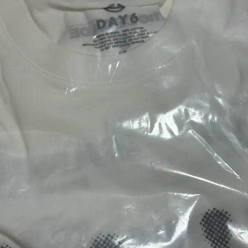 [BUNJANG] DAY6 WORLD TOUR MD T-Shirt / 데이식스 해투엠디 티셔츠