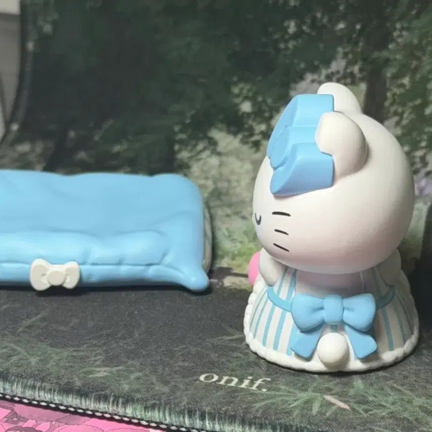 [BUNJANG] Pop Mart Sanrio Hello Kitty Figure / 팝마트 산리오 헬로키티 피규어 팝마트 키티